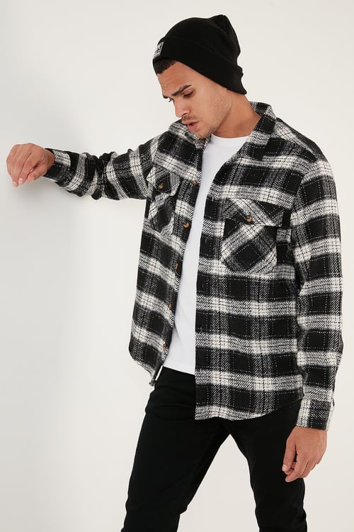 Desenli Regular Fit Çift Cepli Kışlık Erkek Gömlek CF24W197135 SİYAH