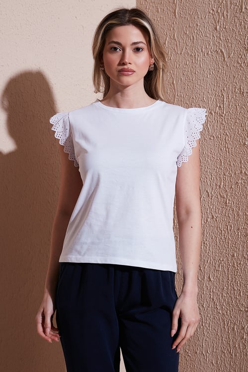 Fashion Friends % 100 Pamuk Standart Fit Güpürlü Kol Bisiklet Yaka Bayan T Shirt 25Y0544K1 BEYAZ