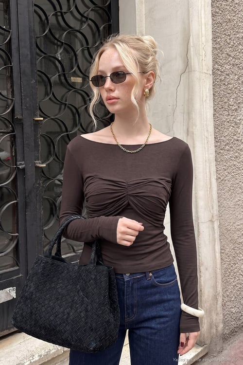 Göğüs Drape Detaylı Kayık Yaka Kadın Bluz 5867117 KAHVE