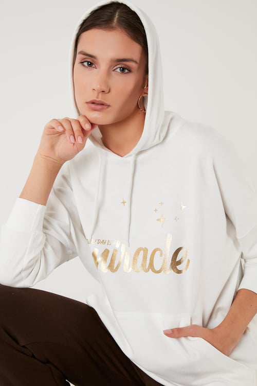 Lela Baskılı Pamuklu Kanguru Cepli Kapüşonlu Oversize Bayan Sweat 6001042 BEYAZ
