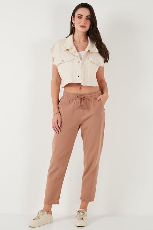 Lela Pamuklu Normal Bel Regular Fit Düz Paça Bayan Pantolon 668YP42282S4 CAMEL