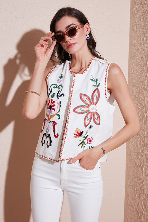 Lela Pamuklu Regular Fit Çiçekli Nakış İşlemeli Bayan Yelek 676292 EKRU