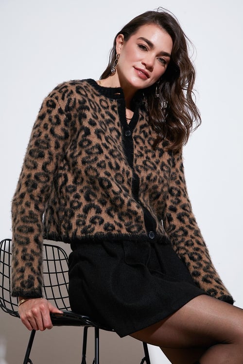 Lela Standart Fit Leoparlı Yumuşak Dokulu Crop Bayan Hırka 4614502 LEOPAR