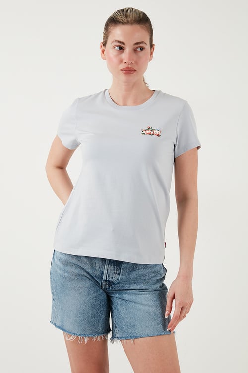 Logo Baskılı % 100 Pamuk Regular Fit Bisiklet Yaka Kadın T Shirt 17369-2945 AÇIK MAVİ