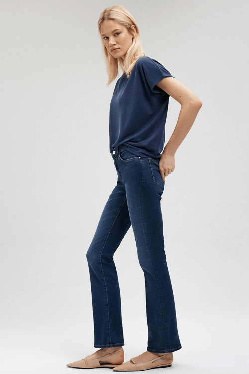 Mavi Molly Streç Pamuklu Straight Fit Normal Bel Çizme Paça Jeans Bayan Kot Pantolon 1013684068 LACİVERT