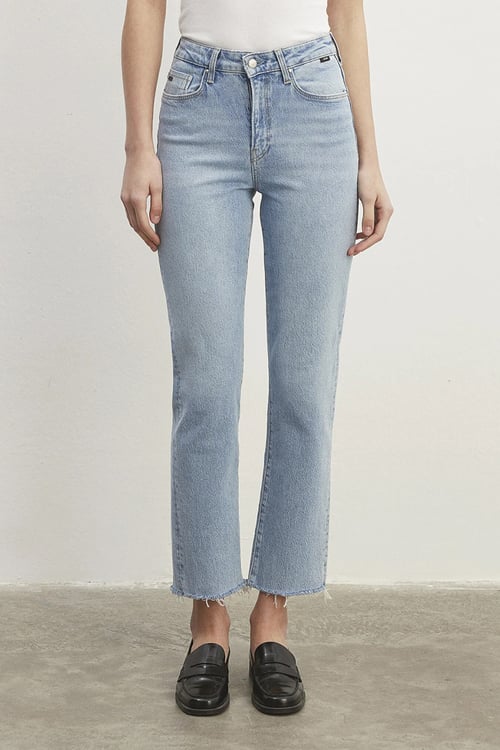 Mavi New York Streç Pamuklu Straight Fit Yüksek Bel Düz Paça Jeans Kadın Kot Pantolon 101441-86391 AÇIK MAVİ