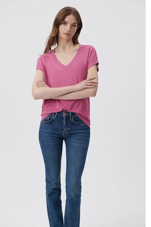 Mavi Regular Fit V Yaka Bayan T Shirt 167714-70955 PEMBE