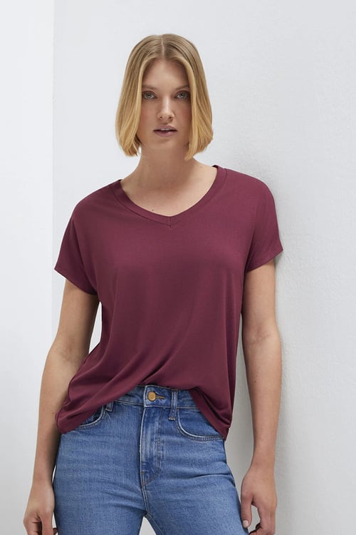 Mavi V Yaka Yumuşak Dökümlü Basic Kadın T Shirt 167714-70393 BORDO