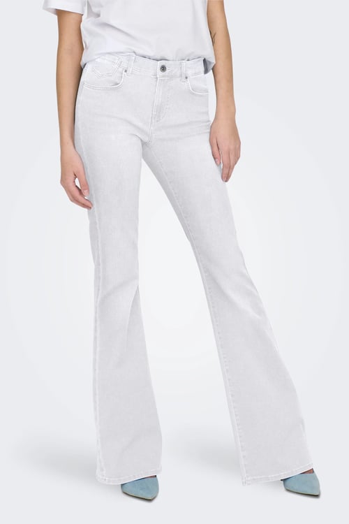Onlreese Pamuklu Slim Fit Normal Bel Geniş Paça Jeans Kadın Kot Pantolon 15309845 BEYAZ