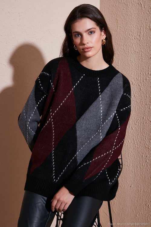 Oversize Fit Bisiklet Yaka Baklava Desenli Kadın Kazak 4615578 SİYAH