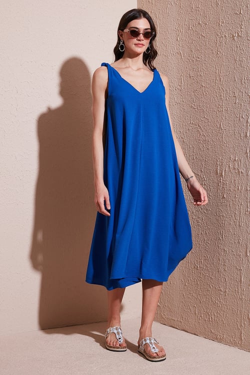 Oversize Fit V Yaka Midi Boy Basic Kadın Elbise 6788688 SAKS