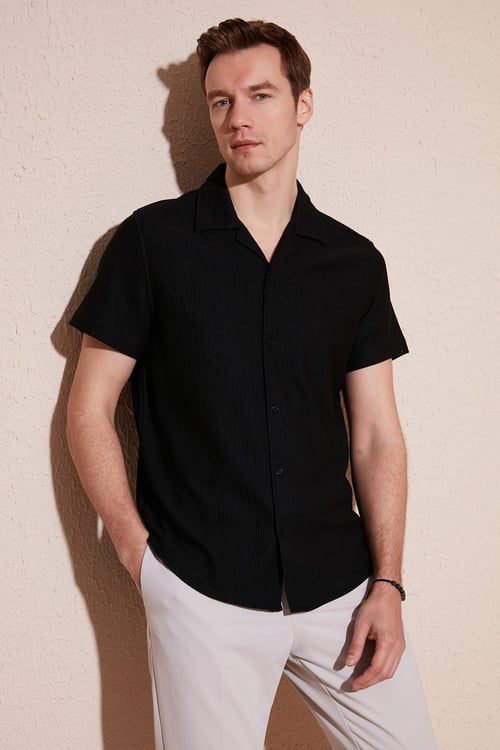 Pamuk Karışımlı Apaş Yaka Kısa Kollu Regular Fit Erkek Gömlek CF24S115882 SİYAH