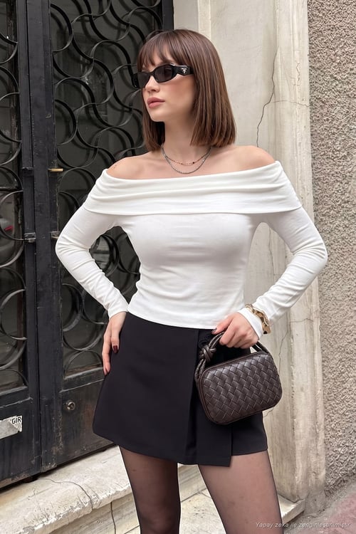 Pamuklu Fitted Fit Madonna Yaka Kadın Bluz 5866862 EKRU