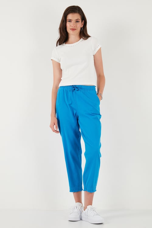 Pamuklu Normal Bel Regular Fit Düz Paça Kadın Pantolon 668YP42282S4 SAKS
