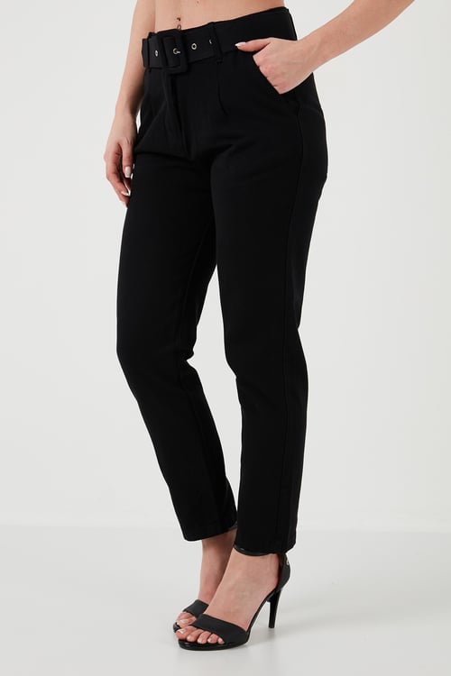 Pamuklu Normal Bel Regular Fit Kemerli Kadın Pantolon 668YP4152 SİYAH