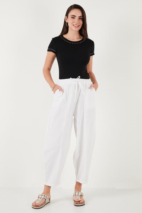 Pamuklu Relaxed Fit Normal Bel Daralan Paça Kadın Pantolon 668YP5198 BEYAZ