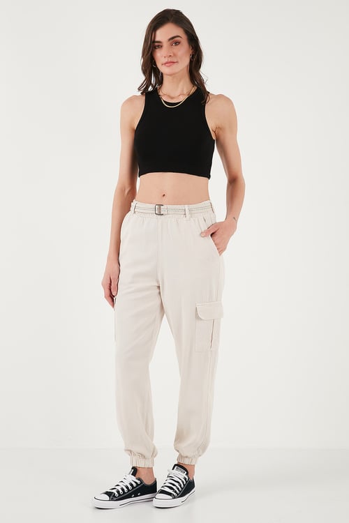 Pamuklu Standart Fit Normal Bel Lastikli Paça Kemerli Jogger Kadın Pantolon 668YP5045 TAŞ