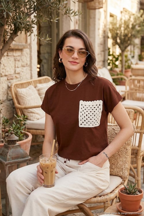 Pamuklu Tek Cepli Regular Fit Bisiklet Yaka Kadın T Shirt 5865818 KAHVE