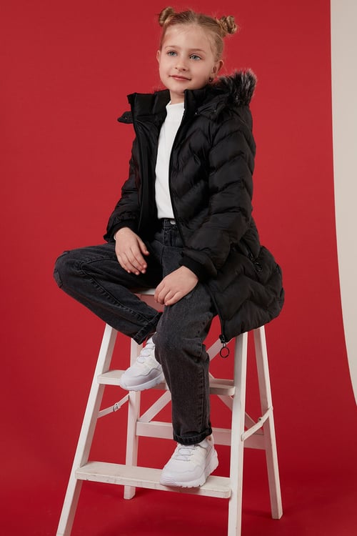 Peluş Astarlı Yakası Suni Kürklü Çıkarılabilir Kapüşonlu Kışlık Kız Çocuk Mont 5766041 SİYAH