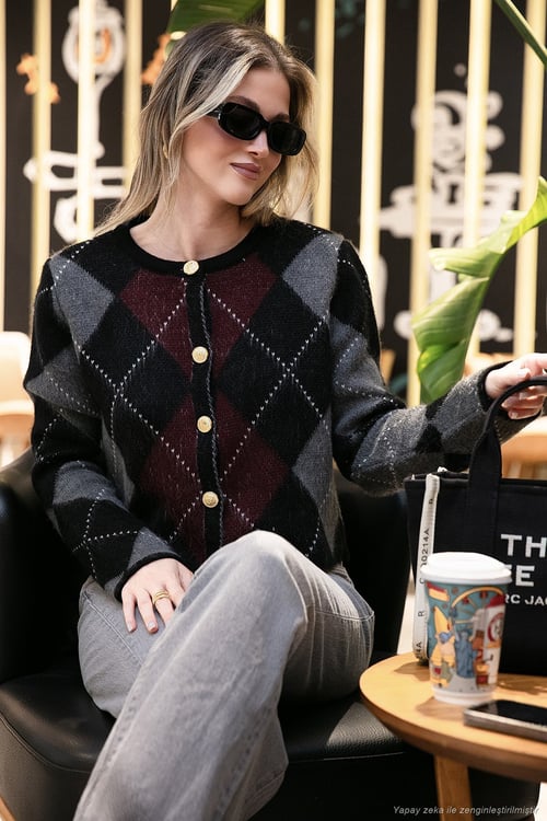 Regular Fit Bisiklet Yaka Baklava Desenli Düğmeli Crop Kadın Hırka 4615570 SİYAH