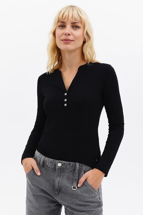 Slim Fit Düğme Detaylı V Yaka Kadın T Shirt 25K0136K1 SİYAH