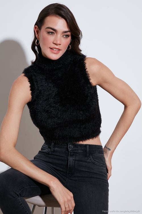 Yumuşak Tüylü Slim Fit Balıkçı Yaka Crop Kadın Süveter 4615566 SİYAH