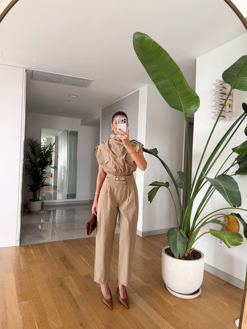  Kemer Detaylı Crop Bluz Pantolon Takım - Bej
