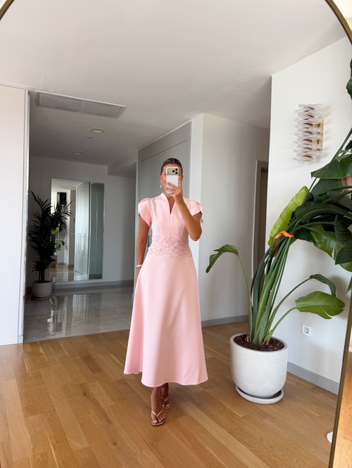 Beli Aplikeli Omuz Detaylı Elbise - Pembe