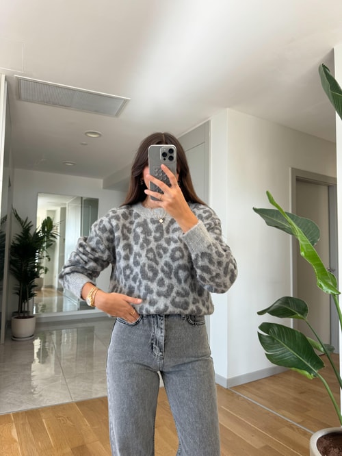 Dilvin Gri Leopar Desenli Kazak