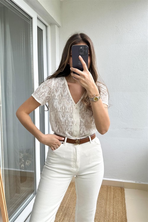 Güpürlü Düğmeli Bluz-Bej