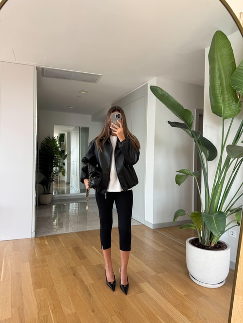 Önden Dikişli Kapri Tayt -Siyah