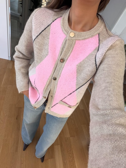 Pembe Bej Baklava Desenli Hırka · 2