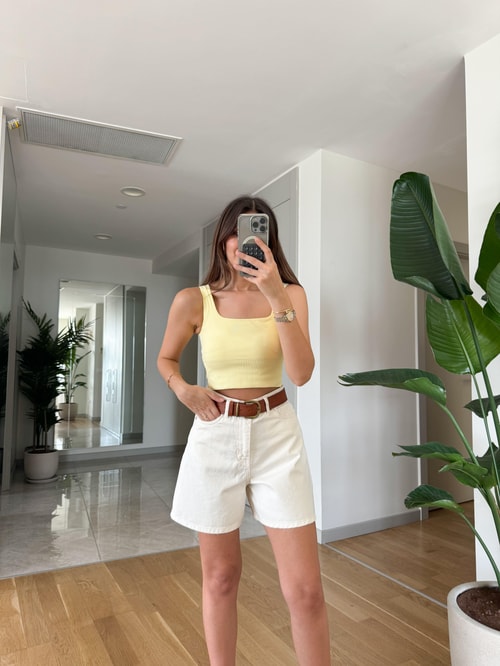 Sarı Kalın Askılı Crop Bluz