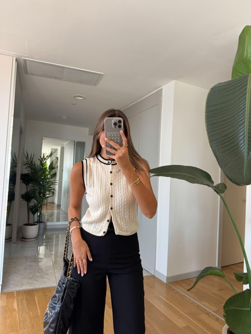 Siyah Biyeli Ekru Yelek 