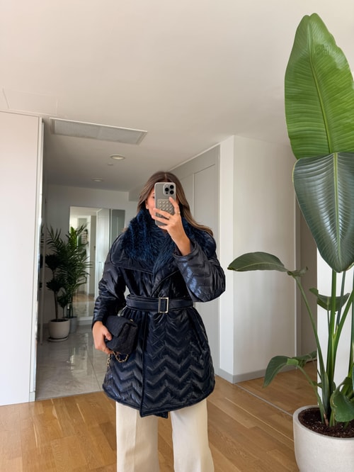 Yakası Kürklü Kemerli Mont - Lacivert