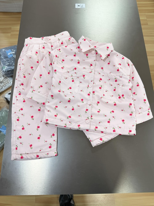 Kız Çocuk Pamuklu Pembe Çiçek Desenli Ceket Yaka Pantolon Takım
