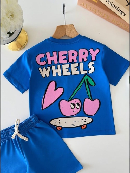 Kız Çocuk Pamuklu Kiraz ve Kaykay Baskılı T-shirt Şort Takım