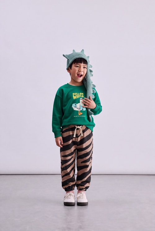 Çocuk Pamuklu Oversize Baskılı Yeşil Sweatshirt ve Desenli Eşofman Altı Takımı