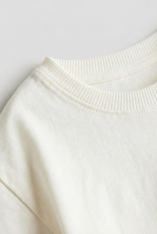 Erkek Çocuk Pamuklu Ekru Leopar Armalı T-Shirt ve Çizgili Şort Eşofman Takım - Yazlık Rahat Kombin