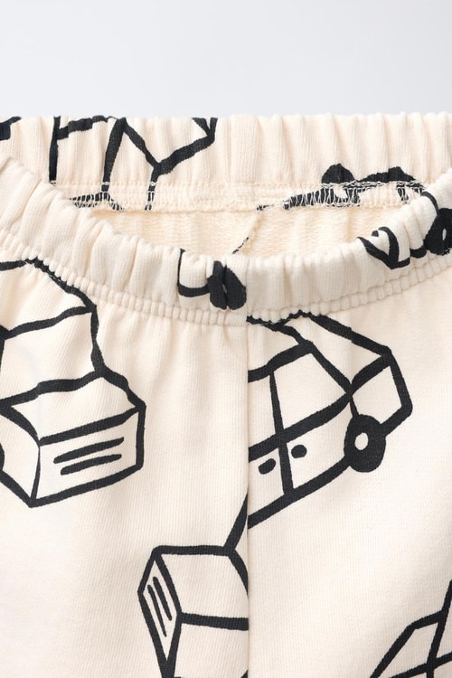 Çocuk Pamuklu Araba Desenli Ekru Sweatshirt ve Eşofman Altı Takımı