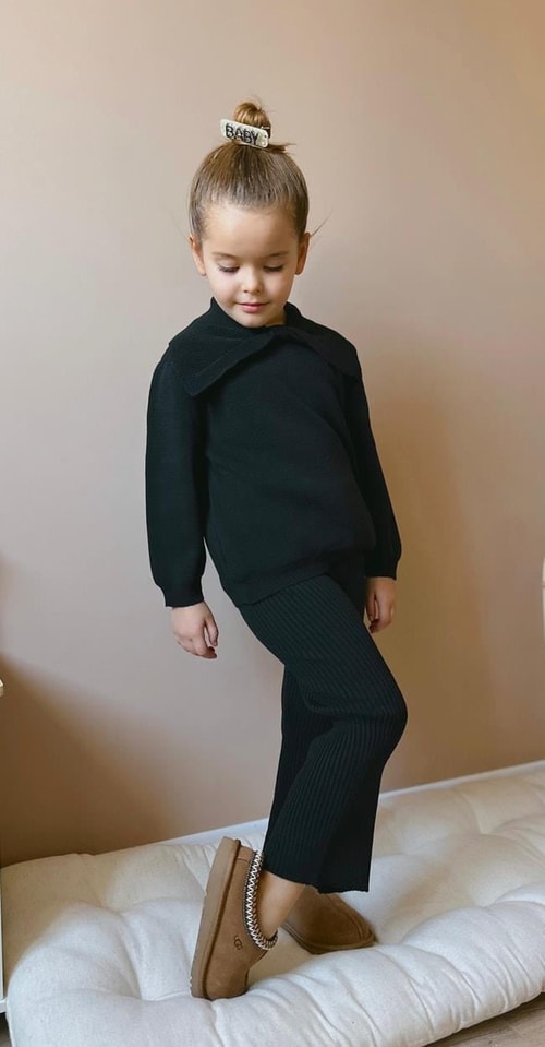 Kız Çocuk Pamuklu Siyah Triko Takım – Yakalı Kazak ve Ribana Pantolon