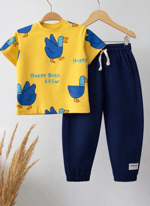 Erkek Çocuk Pamuklu Bej Ördek Desenli T-Shirt Takım - Lacivert Eşofman 2li Set