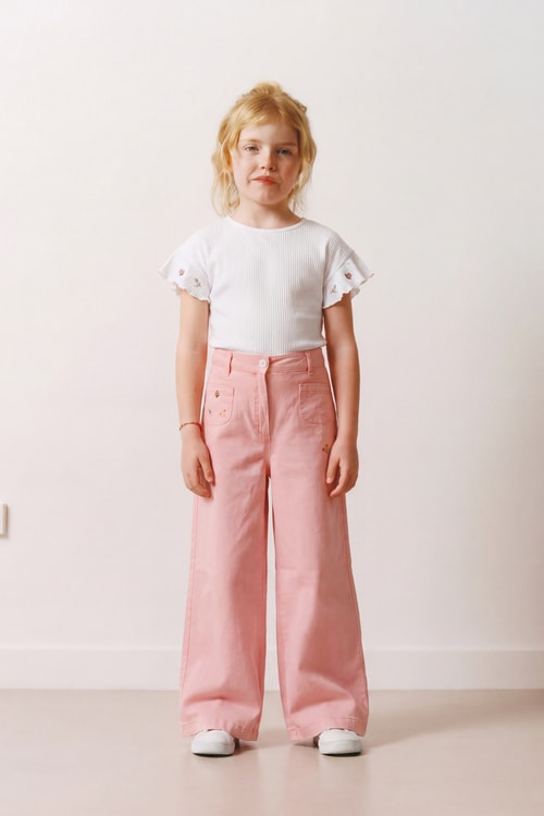 Kız Çocuk Pamuklu Beyaz Fırfır Kollu T-shirt Pembe Nakışlı Bol Paça Pantolon Takım