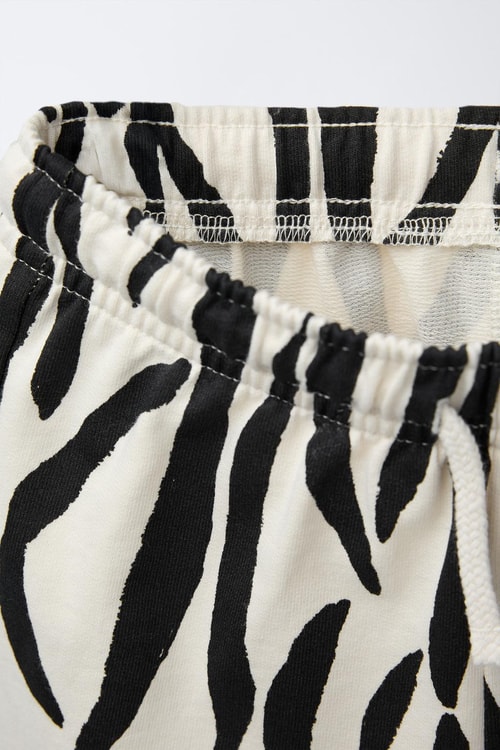 Erkek Çocuk Pamuklu Siyah Zebra Baskılı T-shirt ve Şort Takım - Eğlenceli Yazlık