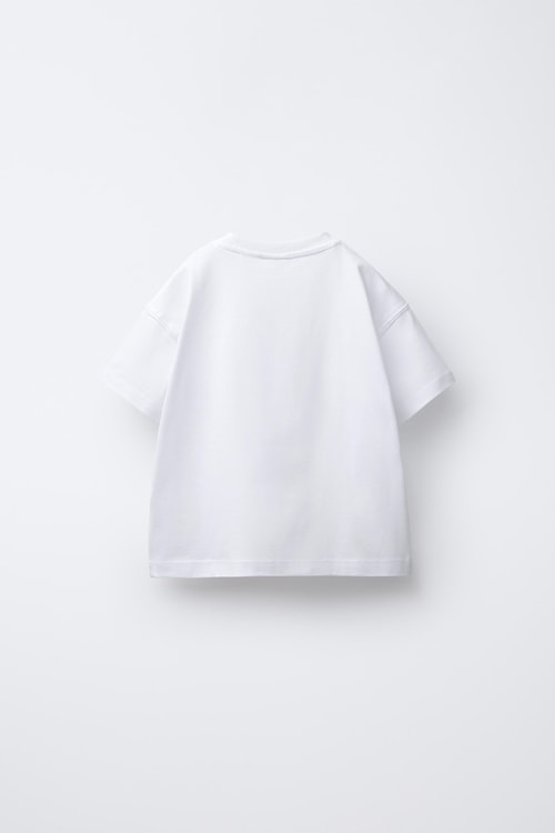 Erkek Çocuk Pamuklu Beyaz Baskılı T-Shirt ve Yeşil Çizgili Pantolon Takım
