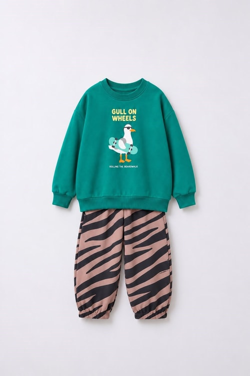 Çocuk Pamuklu Oversize Baskılı Yeşil Sweatshirt ve Desenli Eşofman Altı Takımı