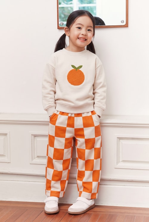 Çocuk Portakal Nakışlı Ekru Sweatshirt ve Turuncu Dama Eşofman Takımı