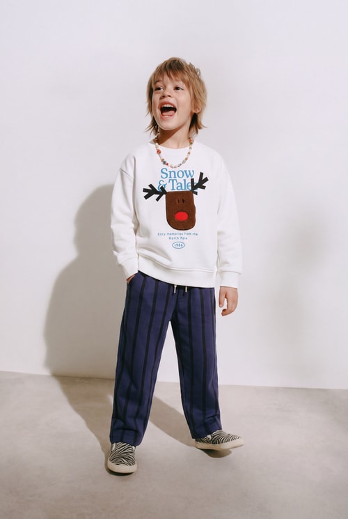 Erkek Çocuk Pamuklu Geyik Aplikeli Sweatshirt ve Çizgili Eşofman Takımı