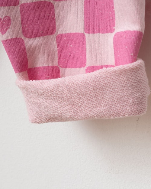 Kız Çocuk Kalp Baskılı Pembe Sweatshirt ve Kare Desenli Eşofman Takımı