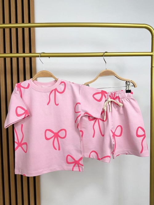 Kız Çocuk Pamuklu Pembe Fiyonk Desenli T-Shirt Şort Takım